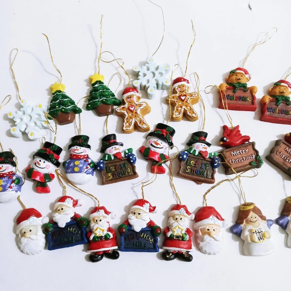 Vtg Christmas Tree 24 Miniature Ornaments Santa Snowman Gingerbread Man Bear (z) - Picture 5 of 5